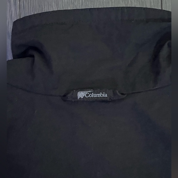 Columbia Windbreaker - Picture 3 of 4